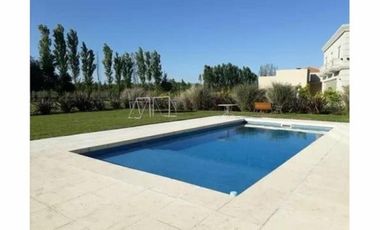 Excelente Casa de 6 Ambientes, Country &ampquotTERRAVISTA"