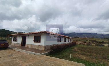 COD. 10787 - SE ARRIENDA CASA CAMPESTRE - BARRIO: SIN DEFINIR