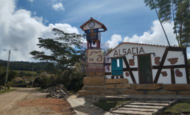 COD. 10787 - SE ARRIENDA CASA CAMPESTRE - BARRIO: SIN DEFINIR