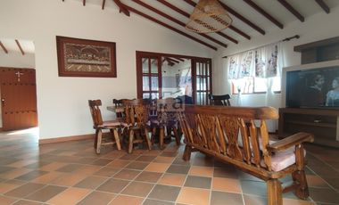 COD. 10787 - SE ARRIENDA CASA CAMPESTRE - BARRIO: SIN DEFINIR