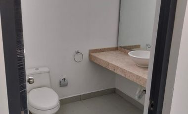 Casa en Esquina en Lomas Tercera ideal para casa u ofocinas