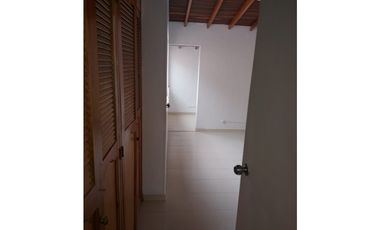 RENTAMOS CASA  DOS NIVELES  LA ESTRELLA - ANTIOQUIA