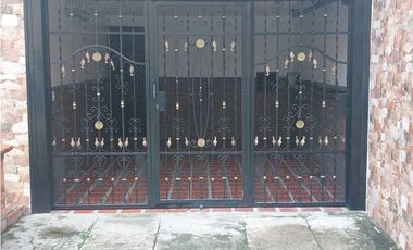 RENTAMOS CASA  DOS NIVELES  LA ESTRELLA - ANTIOQUIA