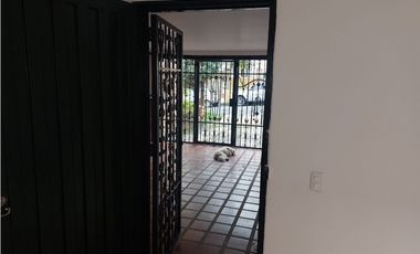 RENTAMOS CASA  DOS NIVELES  LA ESTRELLA - ANTIOQUIA
