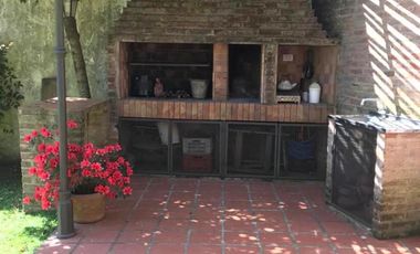 Casa 5 Ambientes En Venta - Francisco Álvarez, Moreno