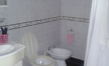 VENTA DE CASA 3 AMB CON ENTRADA DE AUTO
