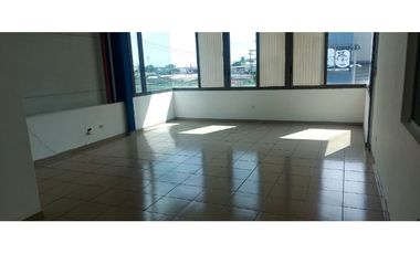 SEA CONFIABLE VENDE OFIDEPOSITO EN VIA TOCUMEN