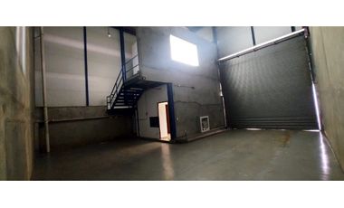 SEA CONFIABLE VENDE OFIDEPOSITO EN VIA TOCUMEN