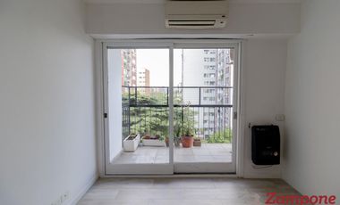 VENTA Departamento - 4 ambientes con balcón y terraza propia  en  Acassuso