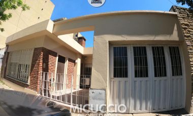 Casa en venta, Bernardo de Irigoyen 258 entre Don Bosco y 25 de Mayo, Escobar centro