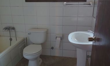 Casa en arriendo con 4 dormitorios en Reñaca, Viña del Mar