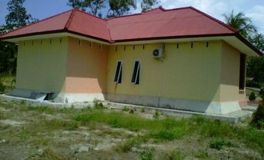 Rumah Halaman Luas di Kayu Besi Namang Bangka Tengah