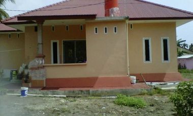 Rumah Halaman Luas di Kayu Besi Namang Bangka Tengah