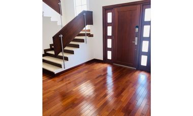 ALQUILER CASA COSTA DEL ESTE