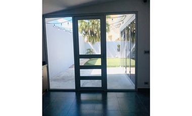 ALQUILER CASA COSTA DEL ESTE