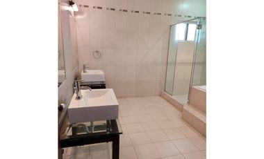 ALQUILER CASA COSTA DEL ESTE