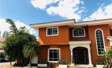 ALQUILER CASA COSTA DEL ESTE