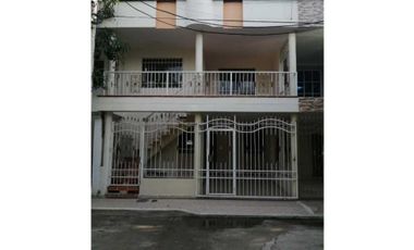 Casa ubicada en sector residencial santa Marta
