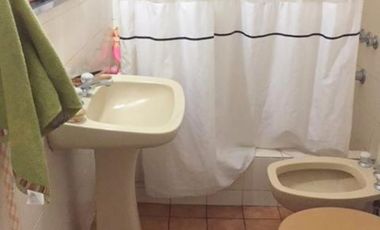 VENTA - ALDO BONZI -  CASA EN LOTE PROPIO - COD 883