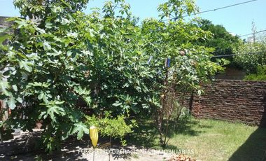 VENTA - ALDO BONZI -  CASA EN LOTE PROPIO - COD 883