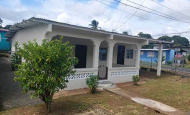 VENDO CASA EN LA CHORRERA BARRIO BALBOA 3R