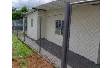 VENDO CASA EN LA CHORRERA BARRIO BALBOA 3R