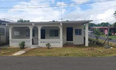 VENDO CASA EN LA CHORRERA BARRIO BALBOA 3R