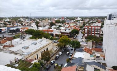 MONOAMBIENTE SEMIPISO EN CHAUVIN