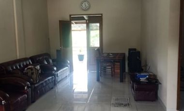 Dijual villa beserta 2 lokal kolam ikan luas tanah 1000m2 pedesaan sejuk Purwakarta