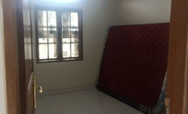 Dijual villa beserta 2 lokal kolam ikan luas tanah 1000m2 pedesaan sejuk Purwakarta