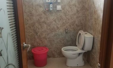 Dijual villa beserta 2 lokal kolam ikan luas tanah 1000m2 pedesaan sejuk Purwakarta