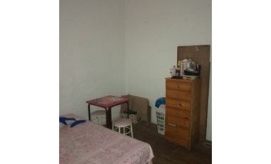 VENTA 2 AMBIENTES  .PERON 2900