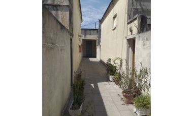 VENTA 2 AMBIENTES  .PERON 2900