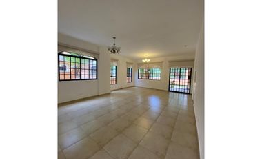 Sea Confiable Vende Casa en Clayton Village