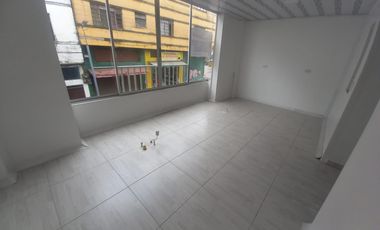 CONSULTORIO EN ARRIENDO EN LA GALERÍA/MANIZALES