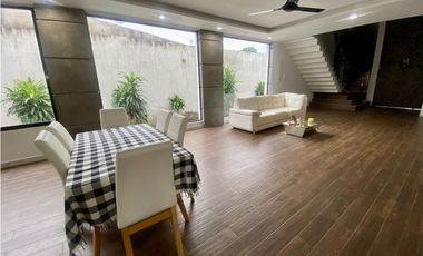 CASA MODERNA EN VENTA EN EL BARRIO EL JARDIN, SANTA MARTA