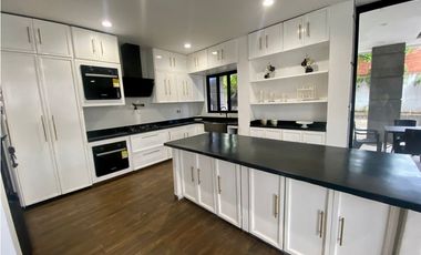 CASA MODERNA EN VENTA EN EL BARRIO EL JARDIN, SANTA MARTA