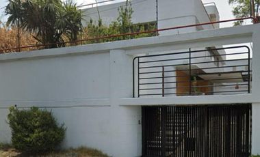 Casa con uso de suelo 839 m2 en las Lomas de Chapultepec.