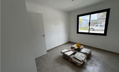 Vendo Casa Con Dos Dormitorios en Caseros, Entre Ríos.