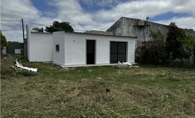 Vendo Casa Con Dos Dormitorios en Caseros, Entre Ríos.