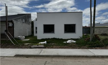 Vendo Casa Con Dos Dormitorios en Caseros, Entre Ríos.