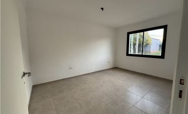 Vendo Casa Con Dos Dormitorios en Caseros, Entre Ríos.