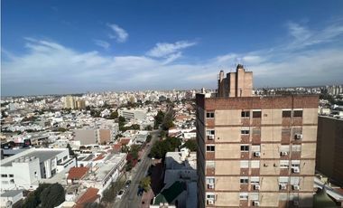 VENTA- DEPARTAMENTO 4 DORMITORIOS- BARRIO ALTO CÓRDOBA