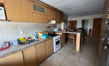 VENTA- DEPARTAMENTO 4 DORMITORIOS- BARRIO ALTO CÓRDOBA