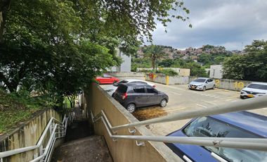 apartamento en arriendo en el aguacatal. Cod A9066462