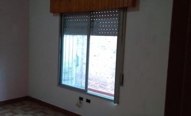 Venta, complejo de 4 departamentos en Villa de Mayo