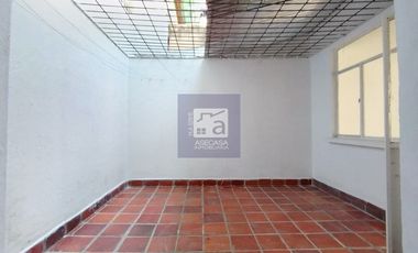 COD. 5647 - SE ARRIENDA CASA - BARRIO: SAN JORGE IV
