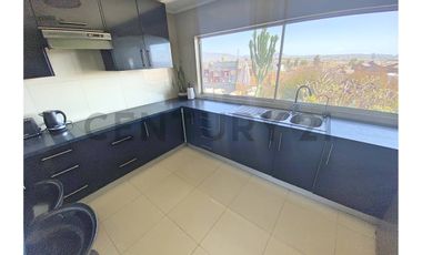 Se vende casa con excelente vista en Peñuelas.