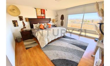 Se vende casa con excelente vista en Peñuelas.