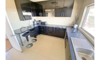 Se vende casa con excelente vista en Peñuelas.